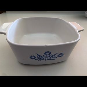 Corning 1 - 1 1/2 quart A-1 1/2-B casserole  w/lid